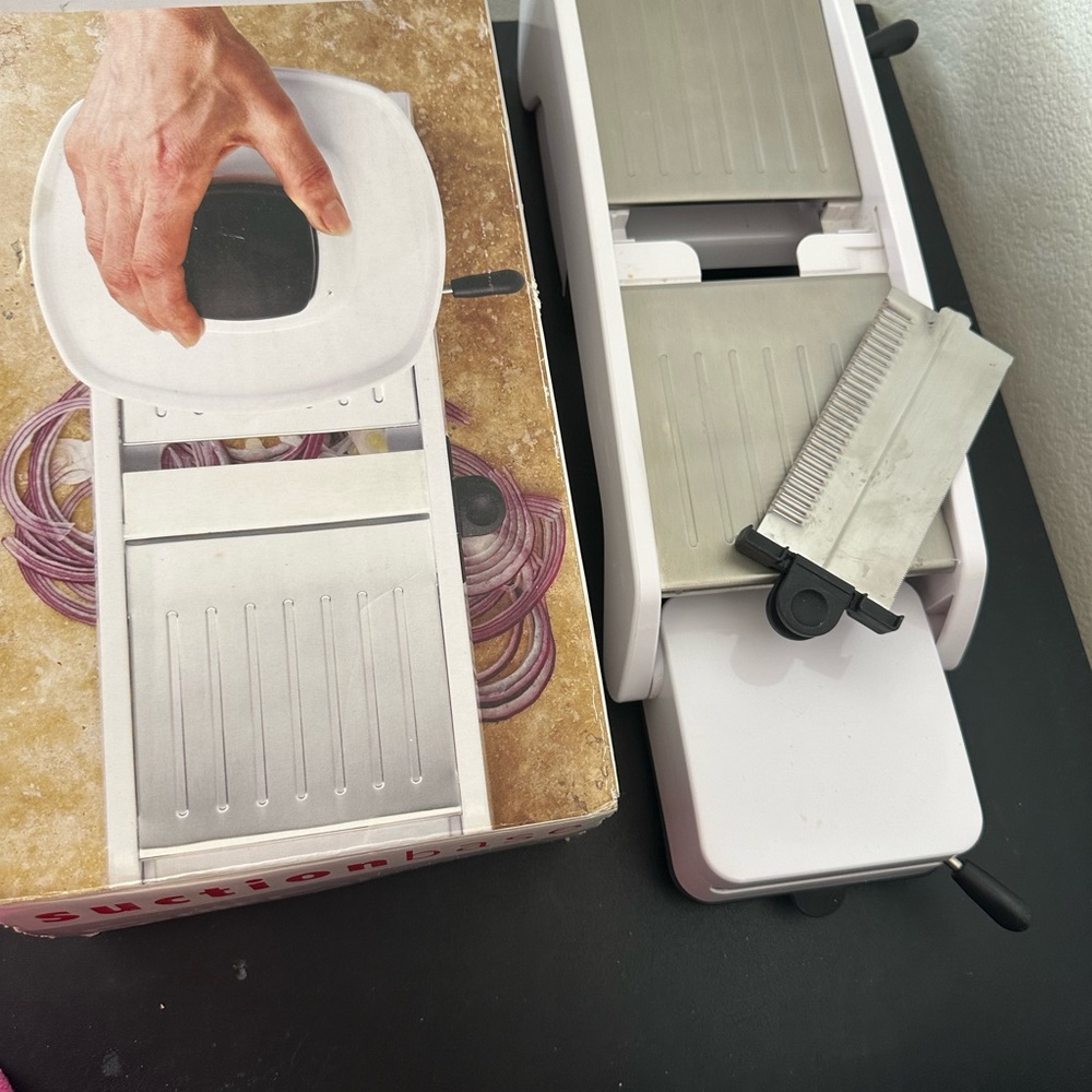 Pedrini Premium White Mandoline Slicer